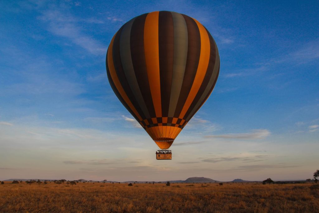 Hot air balloon safari ; an activity to do in the Serengeti